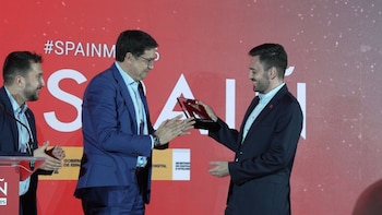 Roams, Premio Pabellón de España