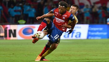 Medellín goleó y ascendió a