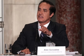 Álex Gonzáles del Partido Demócrata