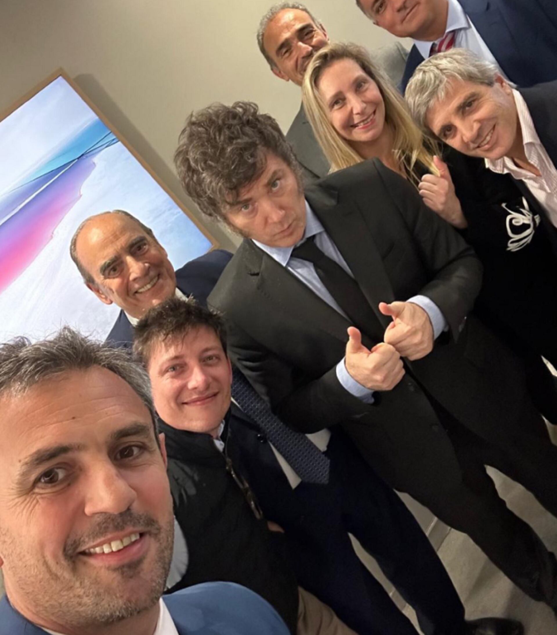 Javier Milei junto a los principales funcionarios del Gobierno