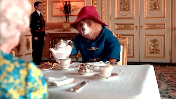 En la escena, la reina