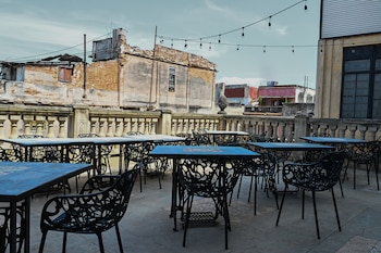 Desaolados, los restaurantes vacíos de Cuba ante el impacto de la crisis económica y social