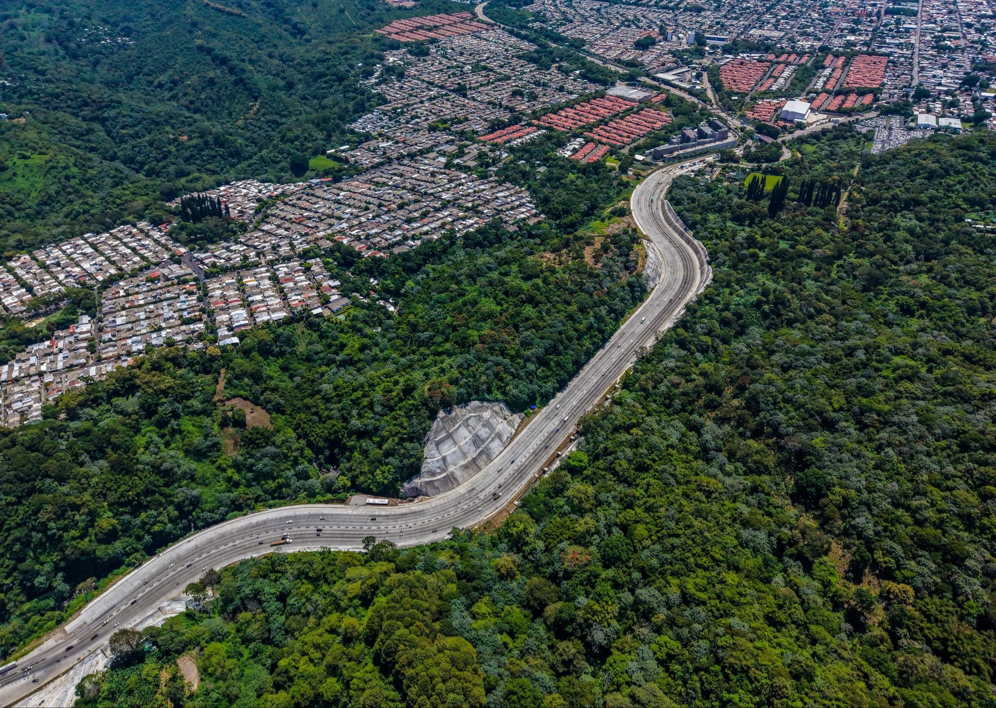 La carretera Panamericana en el tramo Los Chorros tendrá un cierre temporal por explosiones controladas para avanzar en la ampliación y en el viaducto Francisco Morazán. (Foto cortesía Secretaría de Prensa de la Presidencia)