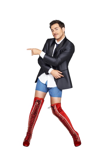 Fer Dente interpreta a Charlie,