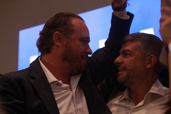 El alcalde estaba atendiendo un