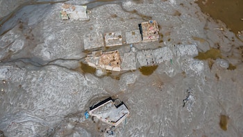 Rescatadas con vida dos personas nueve días después de inundaciones en Nepal, que dejan casi 1.300 muertos