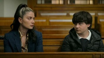 Eve Hewson y Orén Kinlan,