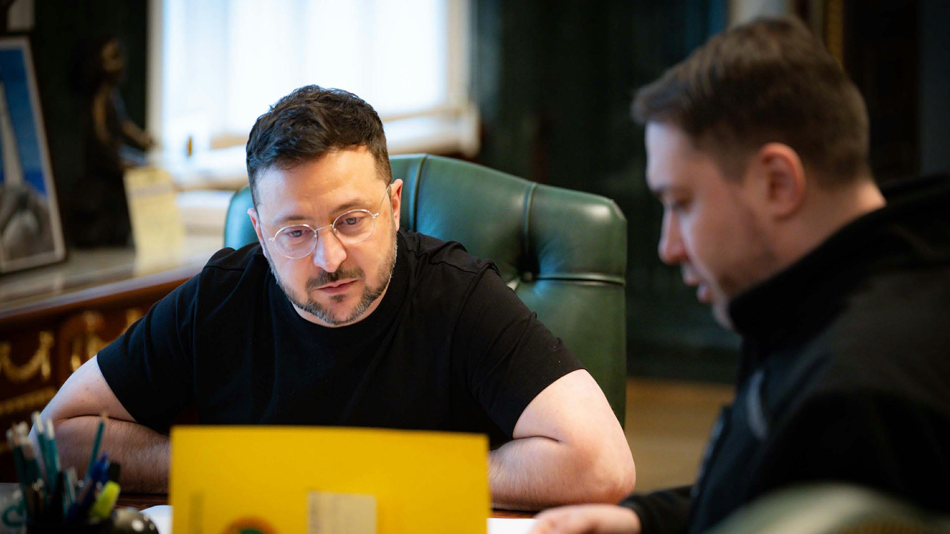 Imagen compartida por el mandatario ucraniano en su cuenta oficial; Zelenski denunció esta semana el lanzamiento de más de 1.070 bombas guiadas y mil drones rusos. (@ZelenskyyUa)