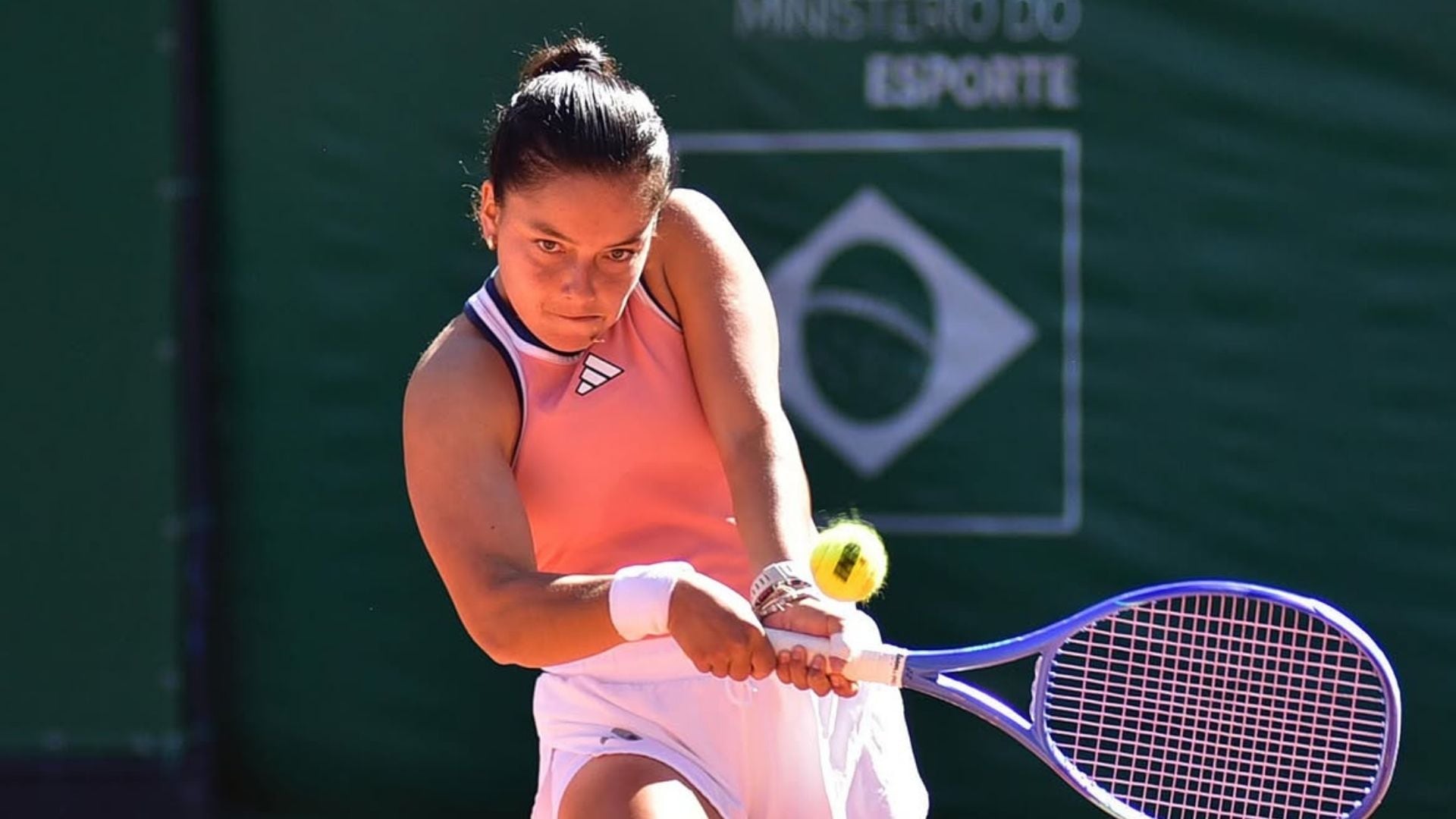 Lucciana Pérez brilla por partida doble en el W35 de São Paulo y sigue firme en la defensa de su corona