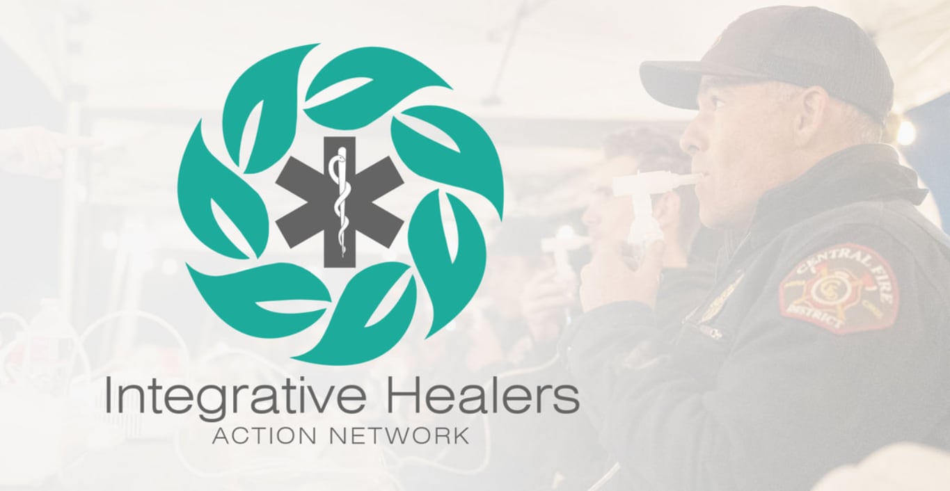La red de profesionales naturópatas llevó esta intervención a distintos escenarios de incendios y busca impulsar investigaciones para sostener su utilización (The Integrative Health Action Network)