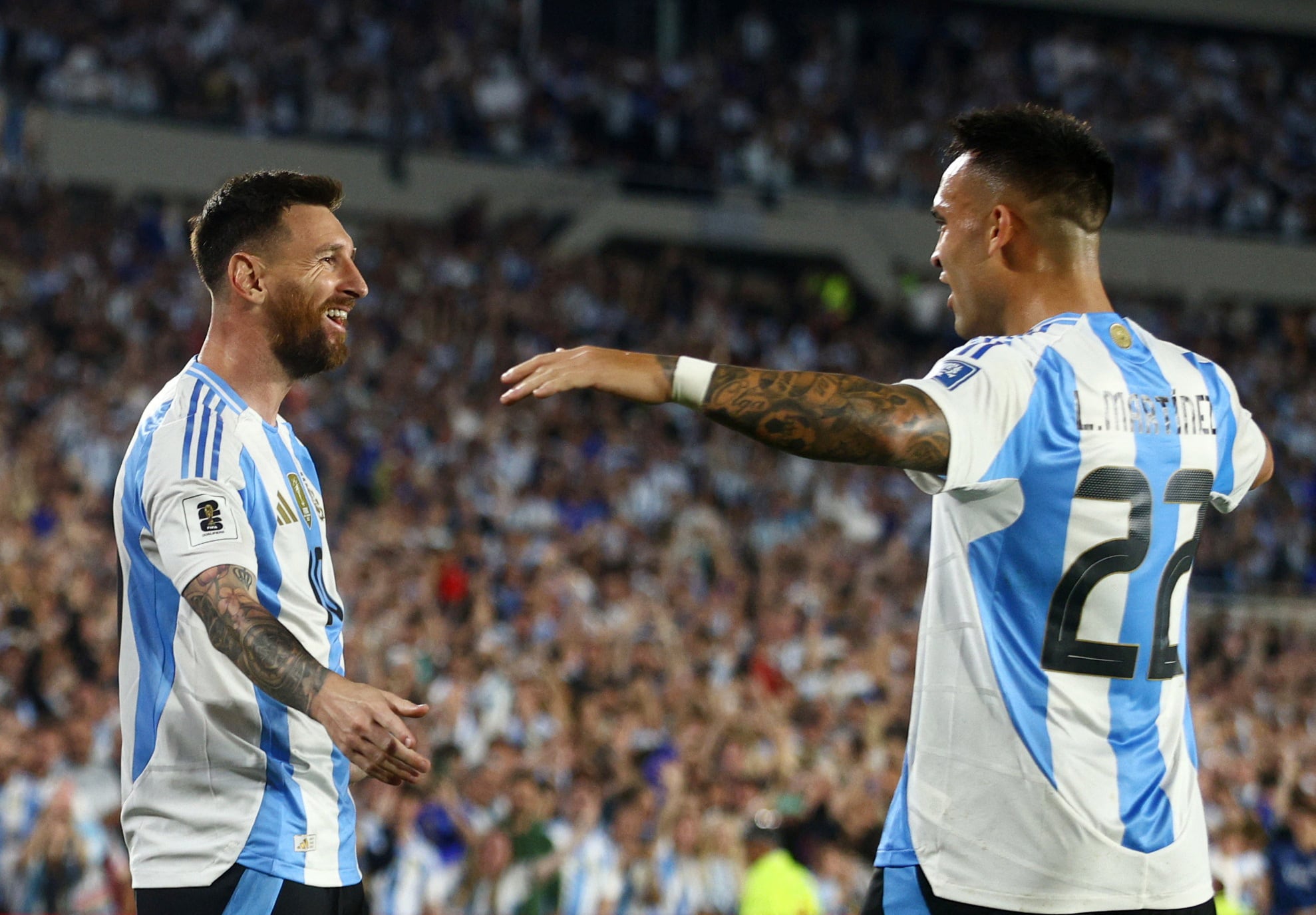 Lionel Messi y Lautaro Martínez son los otros dos argentinos que podrían pelear por meterse entre los 20 mejores jugadores (REUTERS/Matias Baglietto)