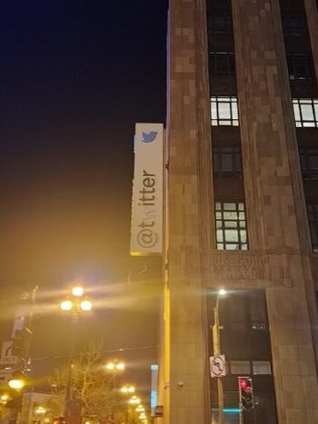 Elon Musk "removió" la 'w'