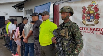 Entre los capturados figuran cuatro hombres conocidos con los alias de Guarapo, el Gordo, Felipe o Chamizo y Piquiña - crédito prensa Ejército Nacional
