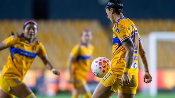 Jenni Hermoso anota su quinto