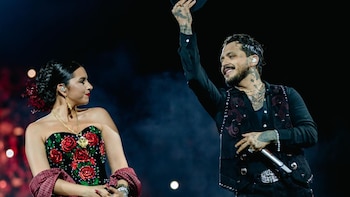 Internautas critican supuesto desplante de Christian Nodal a Ángela Aguilar tras su concierto en la Plaza de Toros