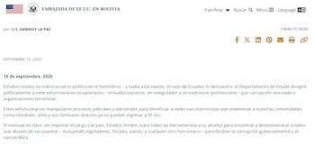Captura de pantalla del sitio web de la Embajada de Estados Unidos en Bolivia con un comunicado sobre exfuncionarios ecuatorianos