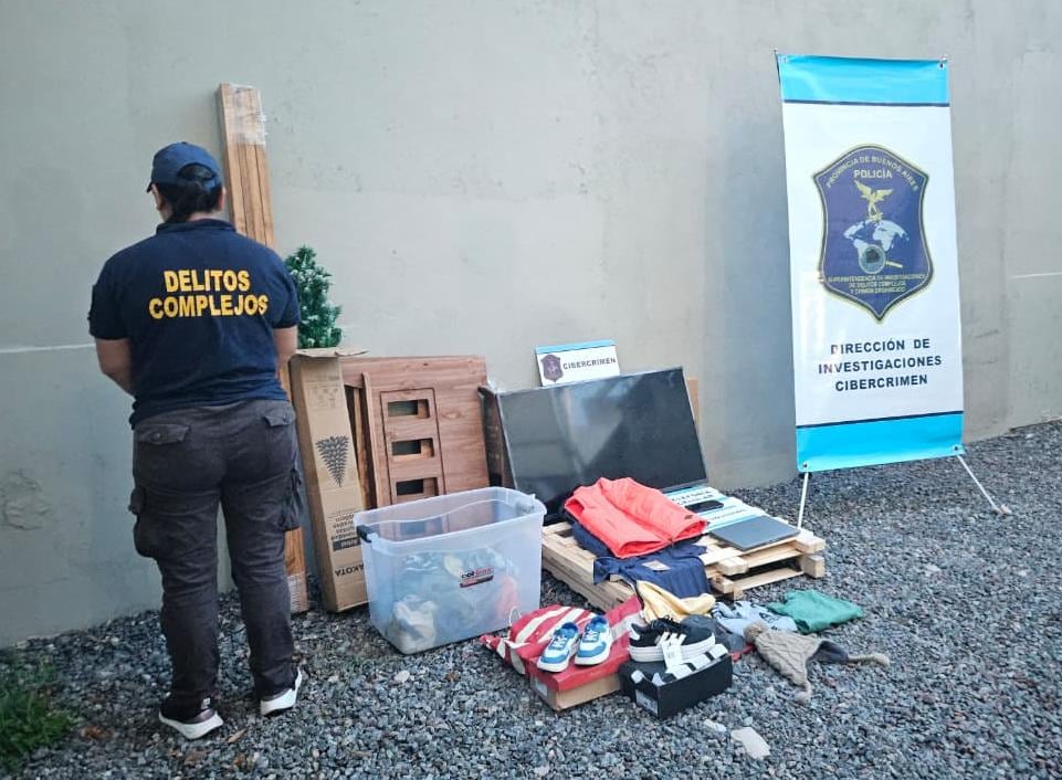 El televisor plasma y otros elementos secuestrados quedaron bajo análisis pericial