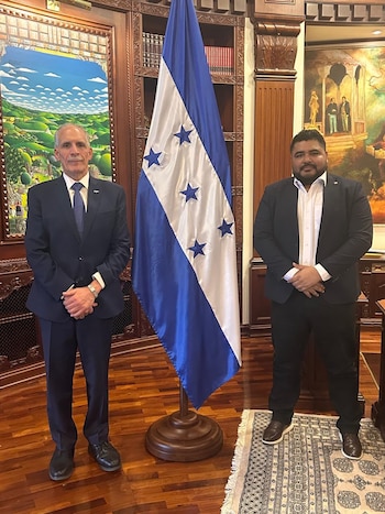 Estados Unidos ocupa un lugar estratégico para Honduras por sus vínculos económicos, comerciales y sociales y por su potencial para abrir nuevos mercados.