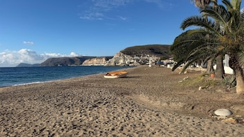 El Parque Natural Cabo de Gata-Níjar supera ya las denuncias de todo 2025 por turismo activo sin autorización
