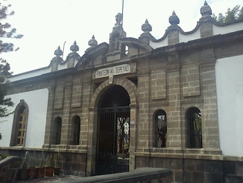 En el Panteón del Tepeyac