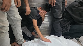 Mueren tres palestinos, incluido un niño, en un nuevo bombardeo de Israel contra Gaza pese al alto el fuego