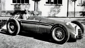 Fangio sobre el Alfa Romeo