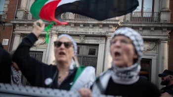 Las fuerzas del este de Libia detienen a diez integrantes de un convoy con ayuda para Gaza, incluida una española