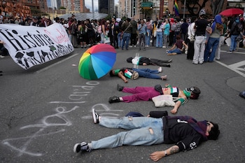 La actividad cultural frente al Museo Nacional denuncia el retiro de piezas de las salas de la institución - crédito Fernando Vergara/AP Foto