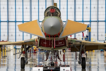 Imagen del Avión Eurofighter Halcon de España saliendo de fabricación (Airbus Defense)