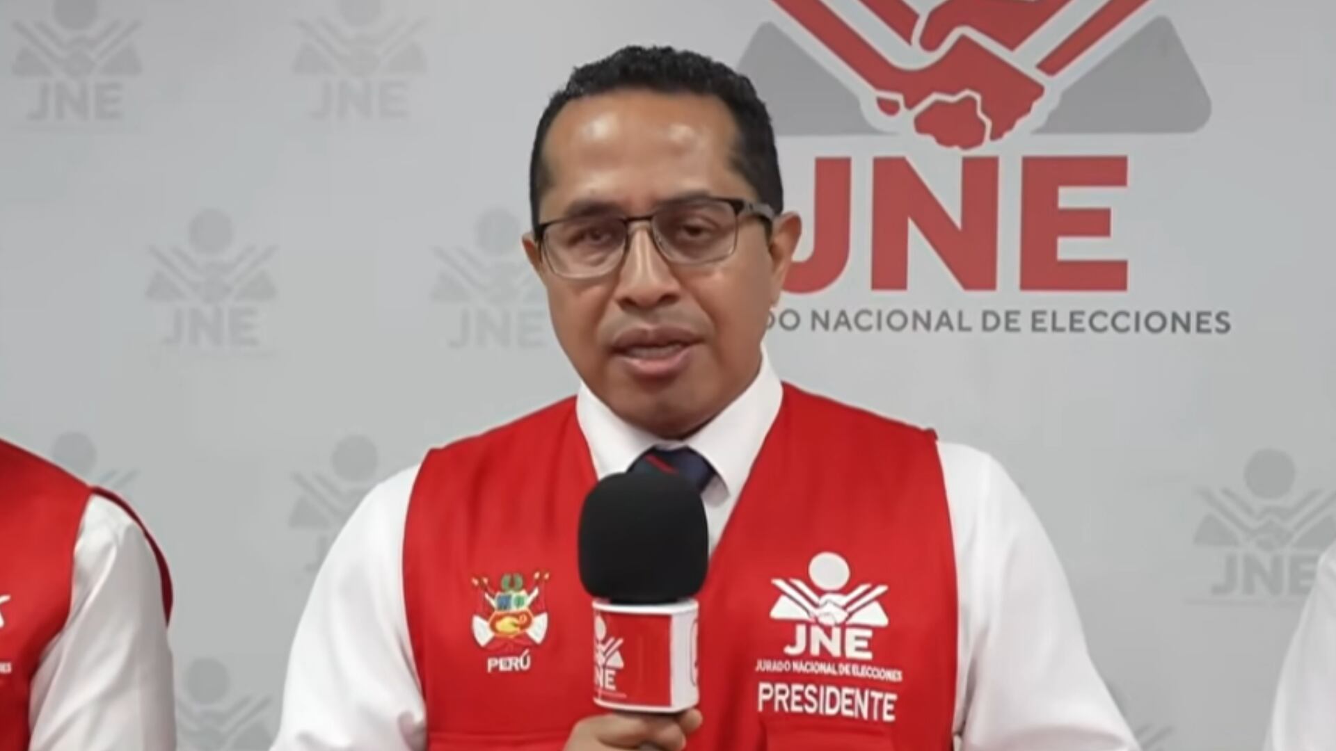 Roberto Burneo, presidente del JNE
