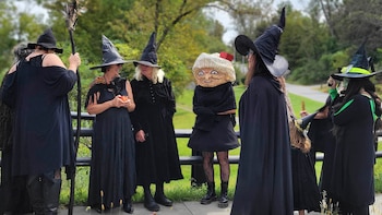 El sombrero puntiagudo, asociado a