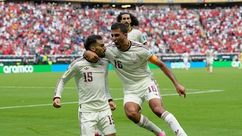 Una España sin brillo expulsó del Mundial a Uruguay