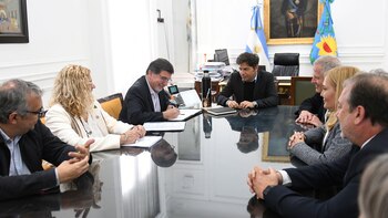 Sileoni firma el acuerdo de