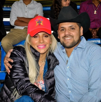 Hugo Figueroa junto a su