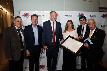 Autoridades de ACIERA junto a