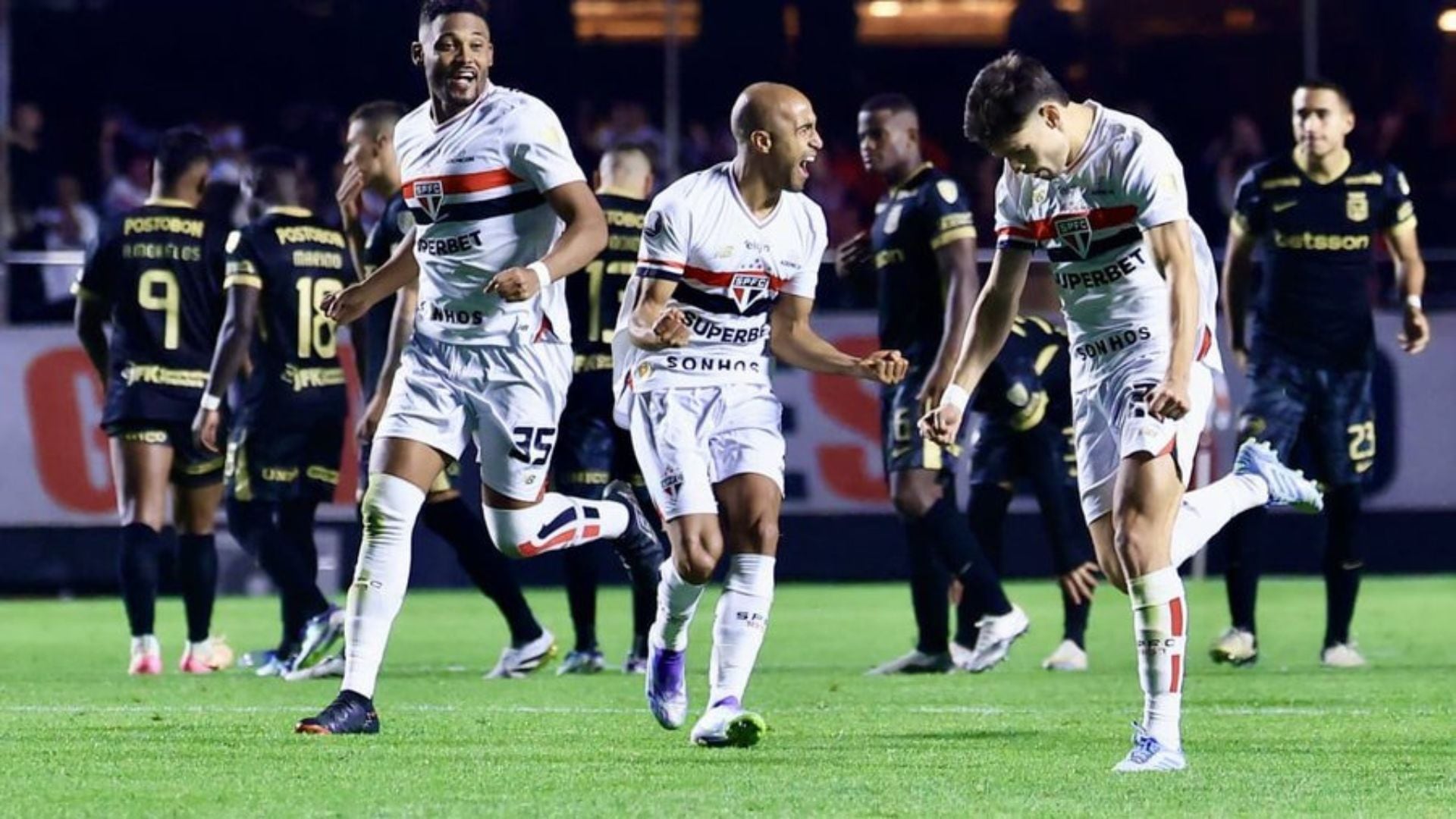 Las celebraciones de Sao Paulo tras eliminar a Atlético Nacional por octavos de final de la Copa Libertadores 2025. - Crédito: AGIF