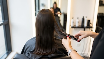 ¿Tu cabello puede soportar la decoloración? Las claves para aclarar el tono sin dañarlo