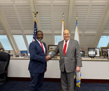 Encuentro entre el embajador colombiano