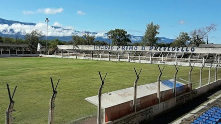Arrojó pirotecnia en un partido de la liga local de Catamarca y le prohibieron el ingreso a las canchas por cuatro años