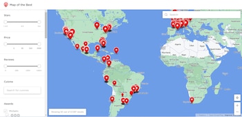 Los pines rojos con estrellas