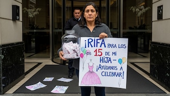 Una mujer habría sido despedida de su empleo tras organizar una rifa para celebrar los 15 años de su hija: esto se sabe del caso