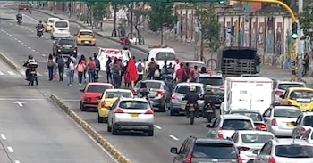 Se presentan manifestaciones en diferentes