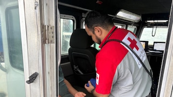 Guardacostas costarricenses evacúan de emergencia a pescador con aparentes síntomas de derrame cerebral en el Golfo de Nicoya