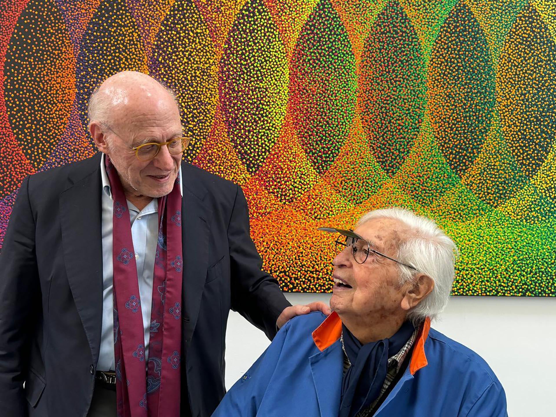 Julio Crivelli y Julio Le Parc durante la visita de hace dos años al taller parisino del artista