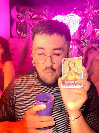 "Santa China", la estampita que