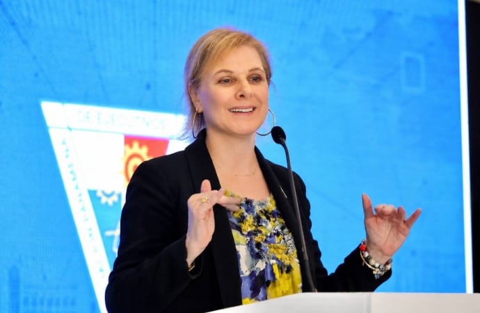 Giulia De Sanctis, presidenta de la Apede, gremio que clama porque se modernice el sector logístico, se incentive una agroindustria con vocación exportadora y se desarrolle plenamente el turismo en el interior del país. (Cortesía)