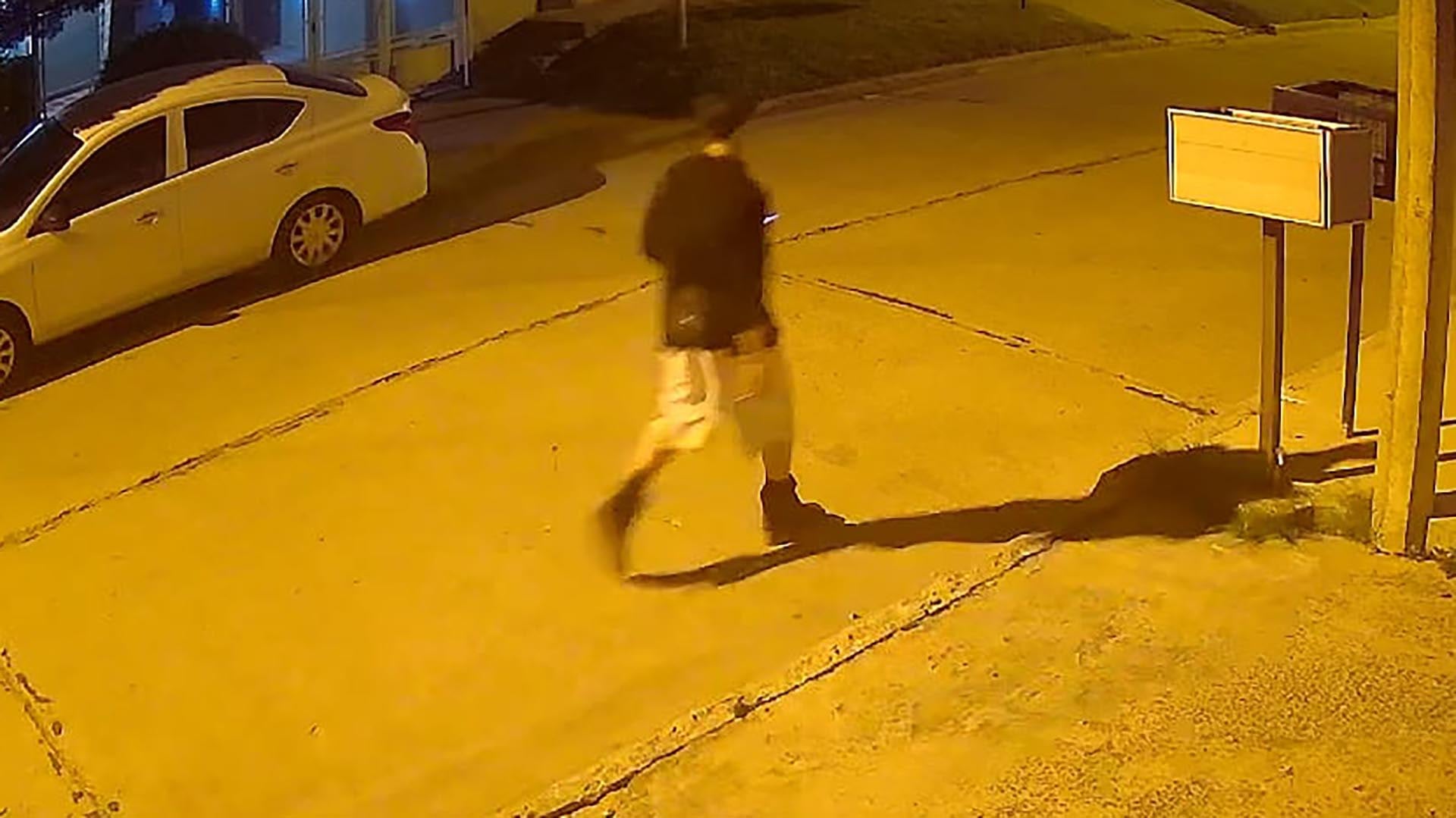 La víctima relató que al regresar a la vivienda encontró el interior completamente revuelto