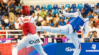 Tras caer en el primer asalto, la nacional ajustó su táctica para dominar el segundo y tercer episodio en la gran final ante Cuba (Cortesía: Comité Olímpico de Costa Rica).