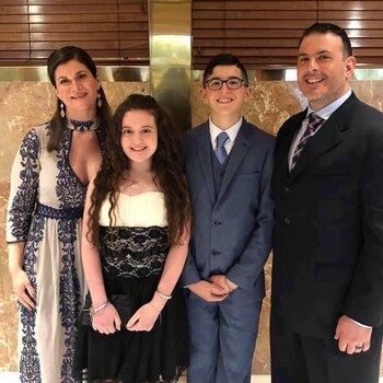 En total el matrimonio tiene