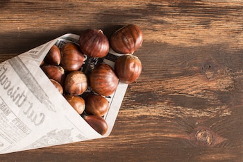 Un puñado de castañas (AdobeStock)